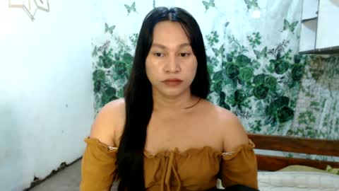 anne_hotaway online show from July 26, 2026, 10:11 am