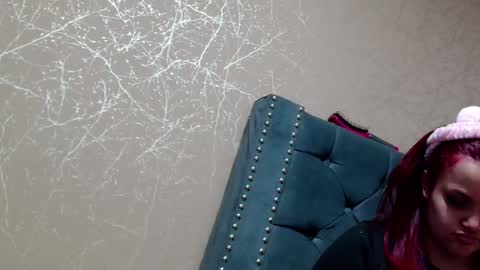       online show from October 17, 2025, 1:53 am