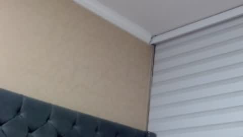 Snapshot of anne_julienne chatting on June 17, 2026, 12:02 am online show from June 17, 2026, 12:02 am