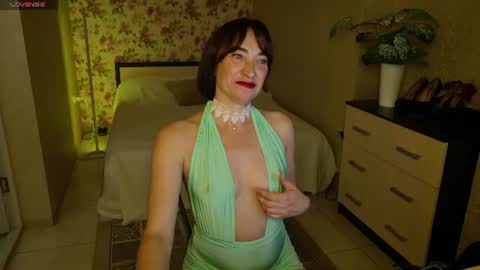 Snapshot of anne_karma chatting on August 2, 2026, 7:34 pm anne_karma online show from August 2, 2026, 7:34 pm