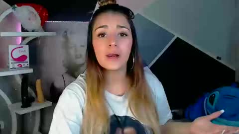 Anne  online show from December 14, 2024, 3:47 pm