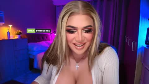 Snapshot of annecalifornia chatting on October 3, 2025, 5:04 am Anne Hart online show from October 3, 2025, 5:04 am