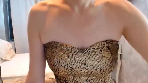 annedevrim online show from November 7, 2025, 8:03 am