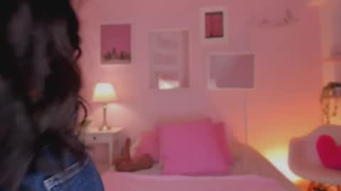Anne  online show from March 7, 2025, 1:40 pm