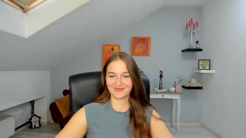 annewilsonn online show from November 4, 2025, 11:53 am