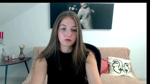 Snapshot of annewilsonn chatting on June 9, 2026, 4:35 am annewilsonn online show from June 9, 2026, 4:35 am