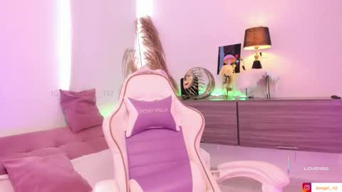 Snapshot of anngel_1 chatting on February 11, 2026, 5:51 pm Angel online show from February 11, 2026, 5:51 pm