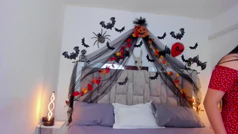 Camila  Anni online show from October 22, 2025, 12:11 am