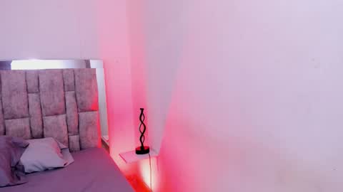 Camila  Anni online show from November 17, 2025, 11:54 pm