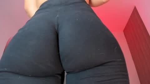 Creamy online show from April 20, 2026, 11:39 pm