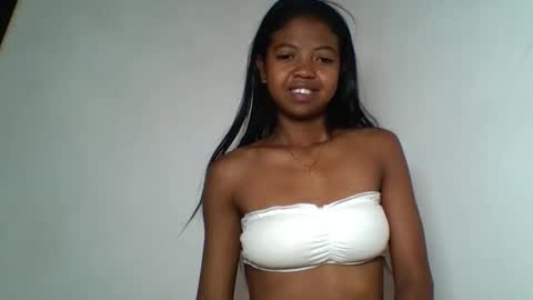 annica86 online show from May 29, 2026, 6:22 am