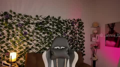 annie_barozzi online show from February 1, 2025, 3:07 pm