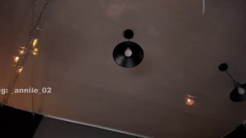 annie_barozzi online show from February 18, 2025, 5:31 pm