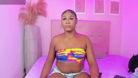 Snapshot of annie_dolce_ chatting on June 25, 2026, 11:59 am annie_dolce_ online show from June 25, 2026, 11:59 am