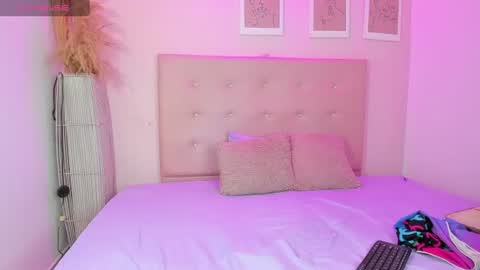Snapshot of annie_dolce_ chatting on June 30, 2026, 12:28 pm annie_dolce_ online show from June 30, 2026, 12:28 pm