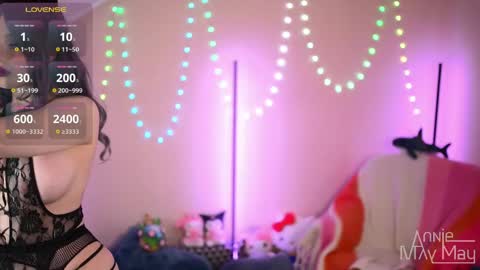 Annie May   online show from April 10, 2026, 3:28 pm