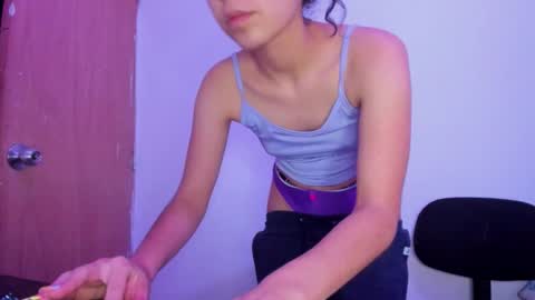 annie_rosse1017 online show from February 22, 2026, 5:19 am