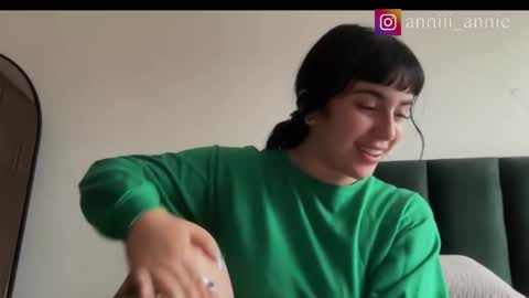 JEANNE no olvides seguirme dont forget follow me  uu online show from January 11, 2026, 10:37 pm