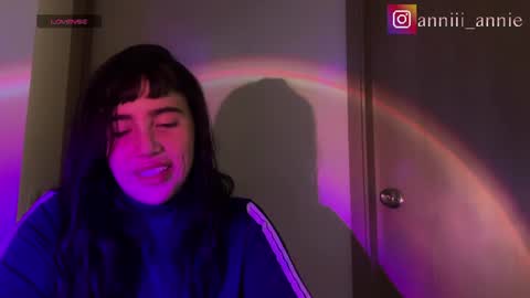 Snapshot of annie_snow_ chatting on June 11, 2026, 12:32 am JEANNE no olvides seguirme dont forget follow me uu online show from June 11, 2026, 12:32 am
