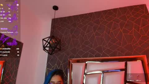 Annie  online show from February 14, 2025, 10:25 pm