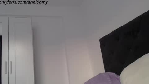 Annie online show from February 12, 2025, 3:16 pm