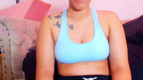 Snapshot of annieberlin chatting on September 15, 2025, 3:06 am annie online show from September 15, 2025, 3:06 am