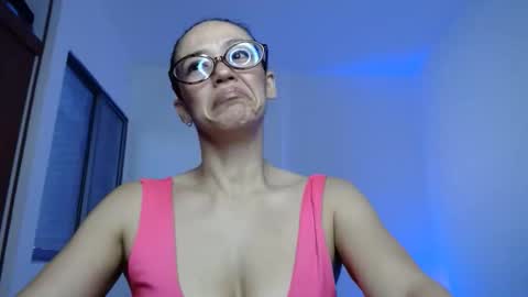 Annie online show from April 7, 2026, 9:37 pm