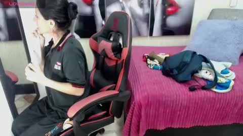 Anniee online show from March 4, 2025, 12:44 pm