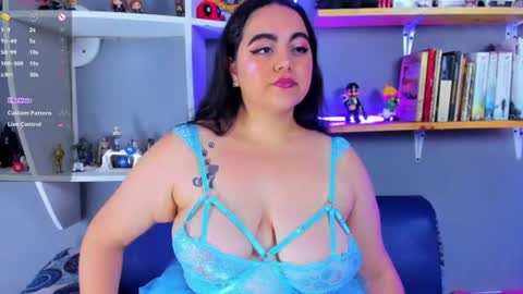 Snapshot of annieesweett_ chatting on June 25, 2026, 11:15 am Annie Sweet Cherry online show from June 25, 2026, 11:15 am