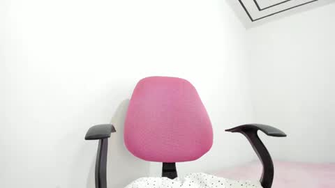 Annie  online show from February 21, 2025, 9:22 pm