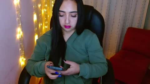 Snapshot of anniehh_ chatting on January 19, 2025, 8:29 am Annie Independent model Hello all offline tokens are appreciated thank you for your support.33 online show from January 19, 2025, 8:29 am