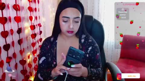Snapshot of anniehh_ chatting on March 3, 2025, 5:50 pm Annie Independent model Hello all offline tokens are appreciated thank you for your support.33 online show from March 3, 2025, 5:50 pm