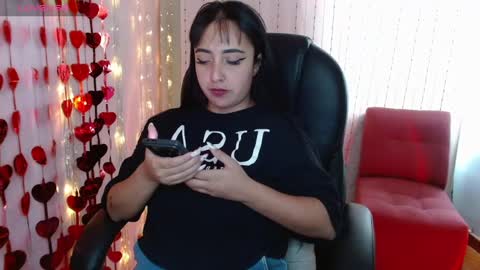 Snapshot of anniehh_ chatting on March 6, 2025, 6:48 pm Annie Independent model Hello all offline tokens are appreciated thank you for your support.33 online show from March 6, 2025, 6:48 pm