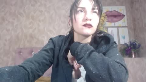 Annie online show from September 30, 2025, 6:02 pm