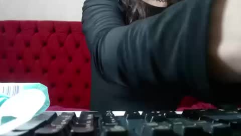 Annie online show from October 20, 2025, 5:24 pm