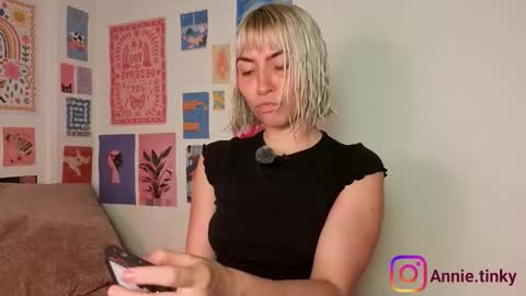 annietinky online show from March 13, 2026, 3:35 am