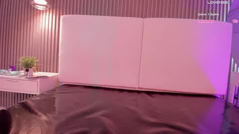 ANNIE  online show from April 21, 2026, 8:44 pm