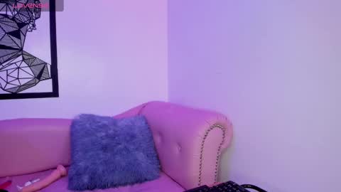 Annie Evans  online show from February 13, 2025, 8:24 pm