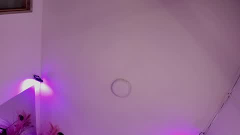 Annie Evans  online show from February 26, 2025, 2:03 pm