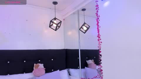 Annie Evans  online show from March 12, 2026, 5:52 pm