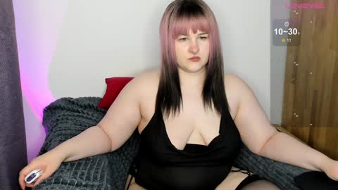 Snapshot of annnott chatting on February 5, 2025, 11:44 am Ann online show from February 5, 2025, 11:44 am