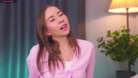 Annuetta online show from December 5, 2025, 7:39 am