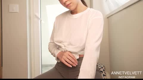 Anna online show from October 21, 2025, 9:54 am