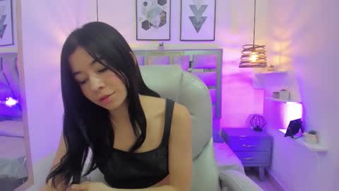 Snapshot of anny_bridge chatting on November 18, 2025, 1:04 pm Anny bridge online show from November 18, 2025, 1:04 pm