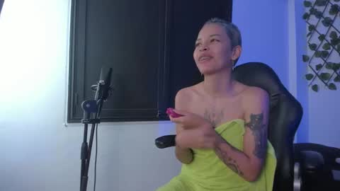 Snapshot of anny_kiitty_ chatting on November 26, 2025, 3:40 am Anny online show from November 26, 2025, 3:40 am
