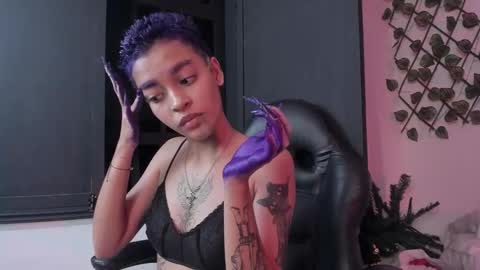 Snapshot of anny_kiitty_ chatting on December 17, 2025, 4:29 am Anny online show from December 17, 2025, 4:29 am