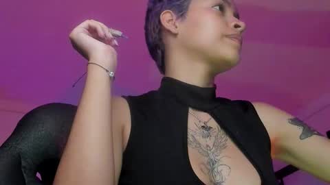 Snapshot of anny_kiitty_ chatting on December 19, 2025, 3:35 am Anny online show from December 19, 2025, 3:35 am