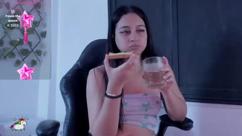 Snapshot of anny_kiitty_ chatting on February 18, 2026, 3:30 pm Anny online show from February 18, 2026, 3:30 pm