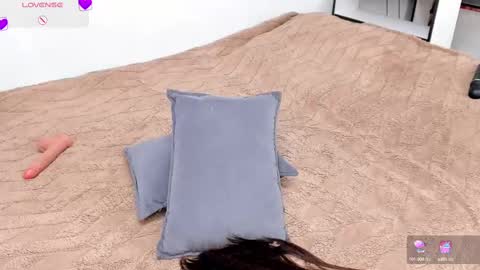 anny_leps online show from February 19, 2025, 1:40 am