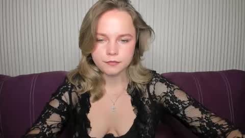 anny_love_you online show from September 13, 2025, 7:02 pm
